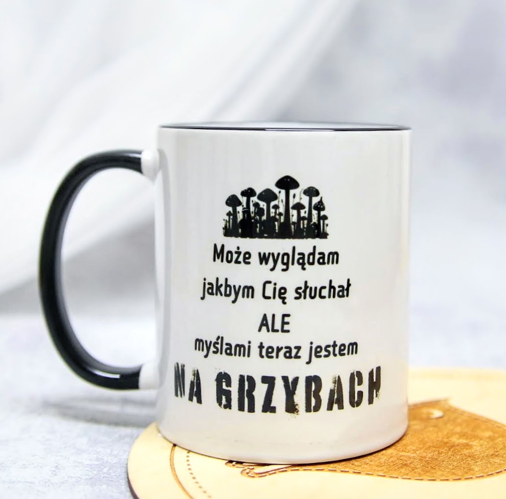 na grzybach