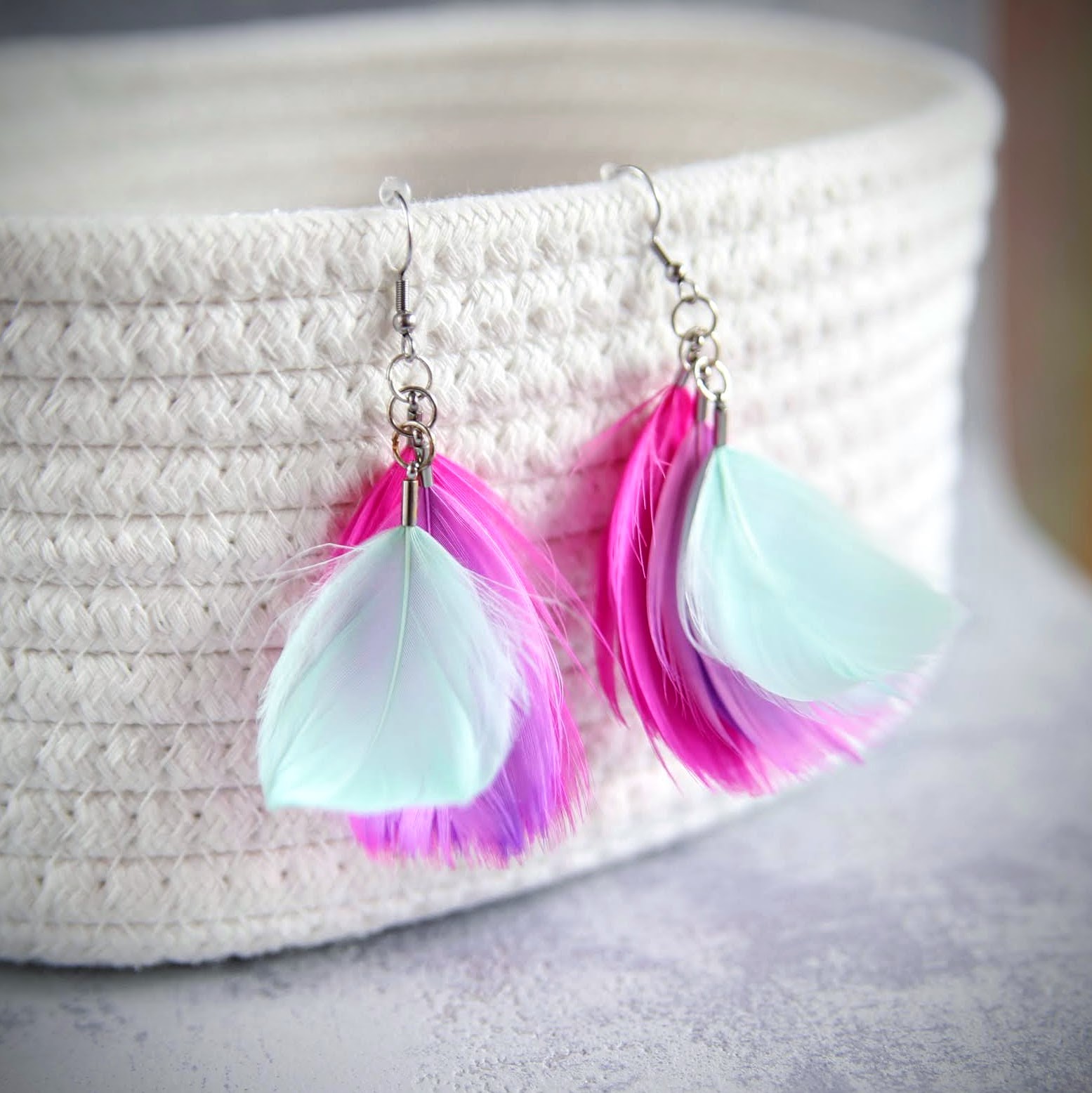 lekkie kolczyki piórka