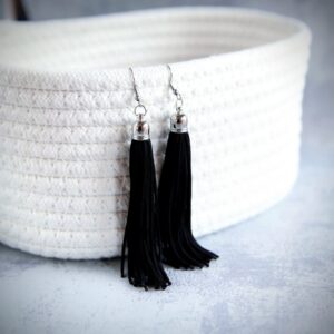 krótkie kolczyki chwosty