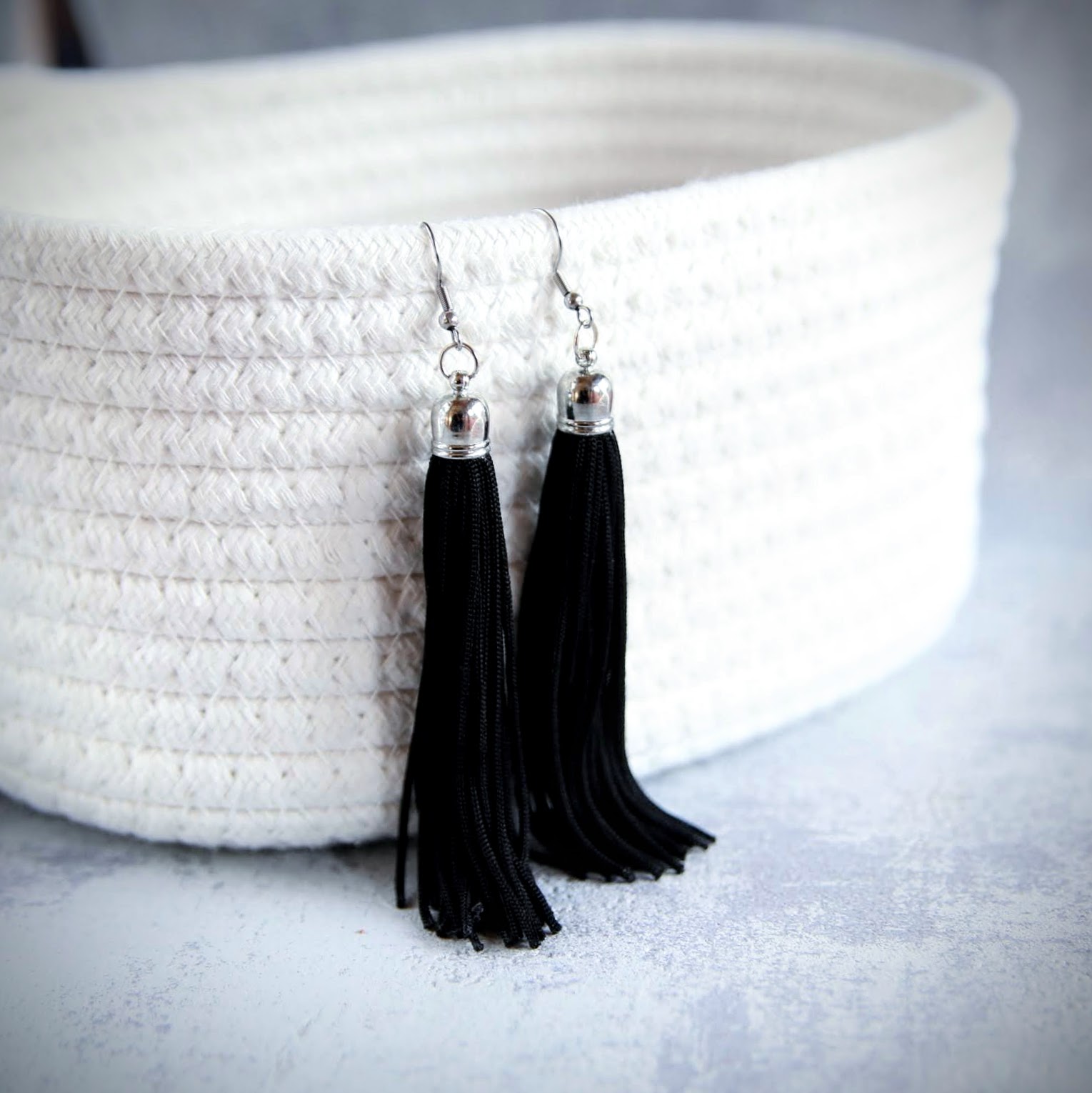 krótkie kolczyki chwosty