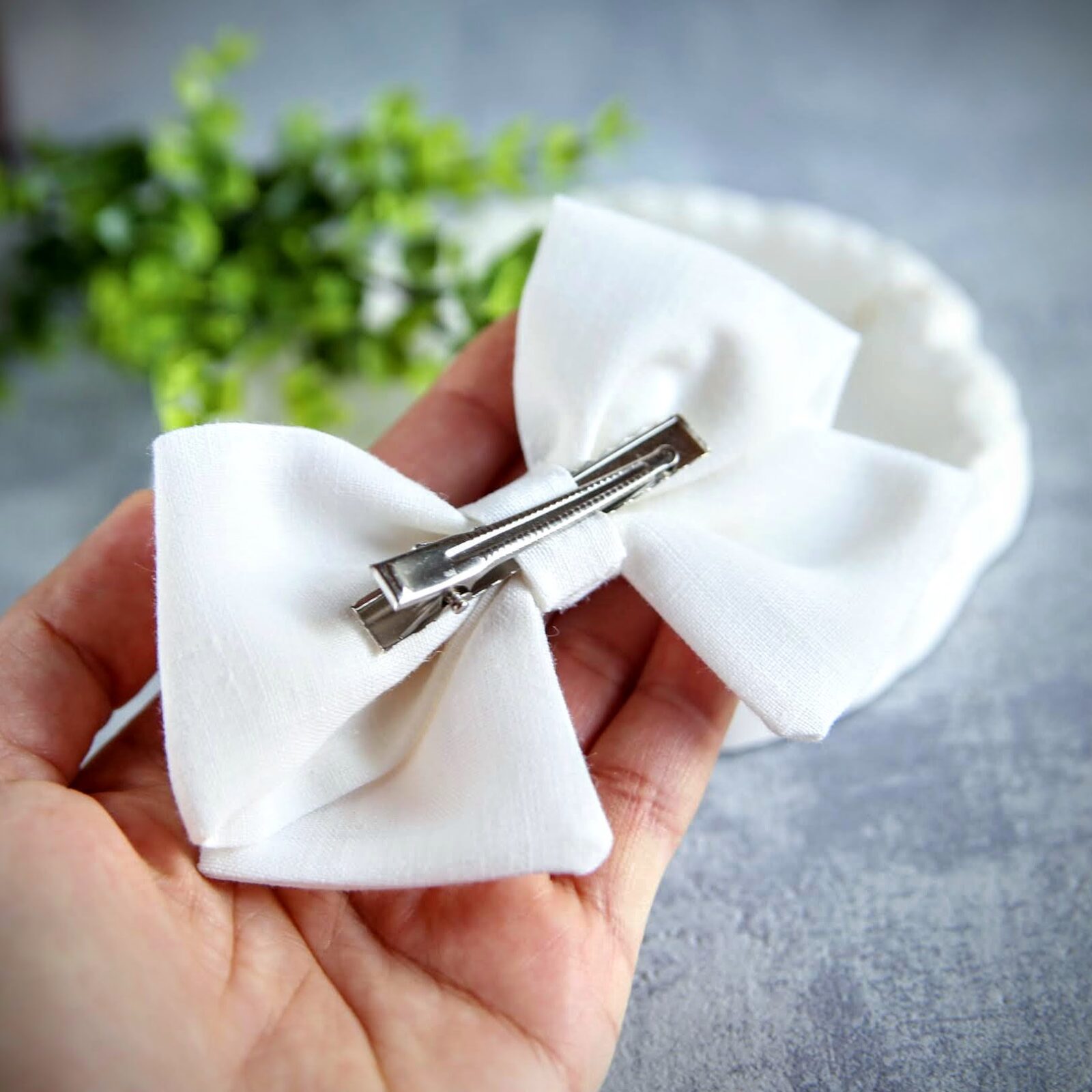 kokardka ecru kokardka spinka haftowana