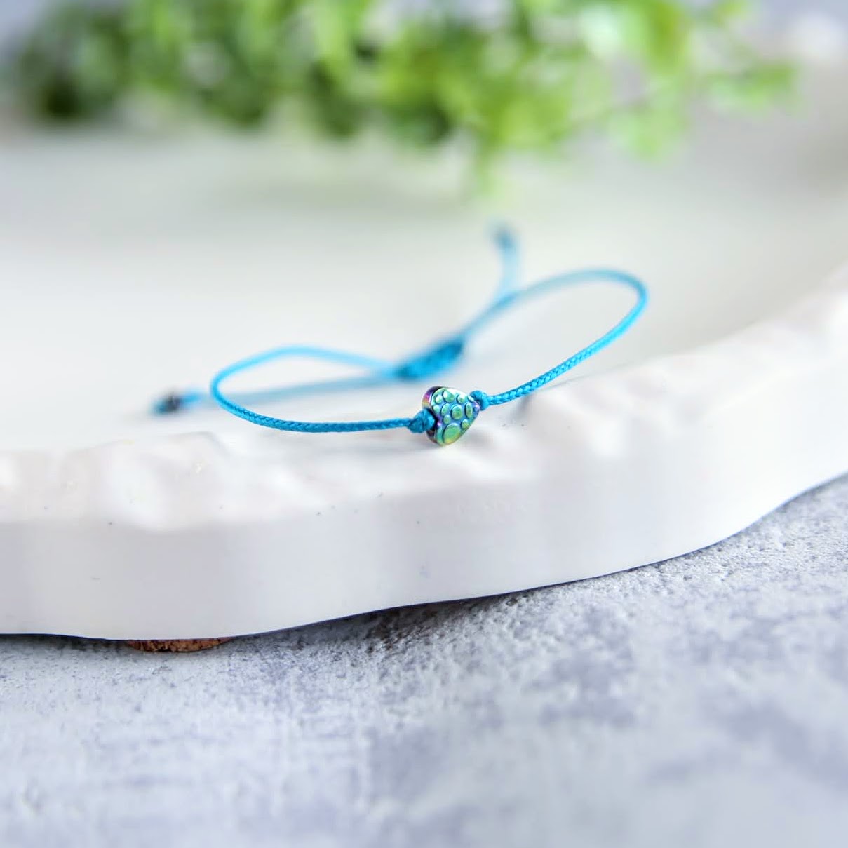 bransoletka na sznurku
