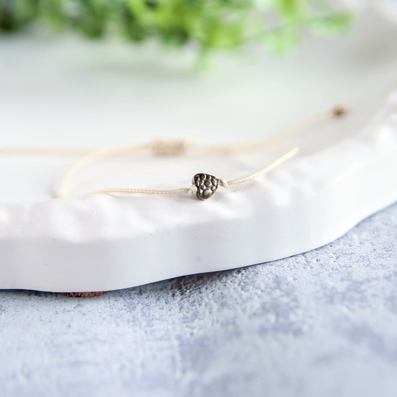 bransoletka na sznurku