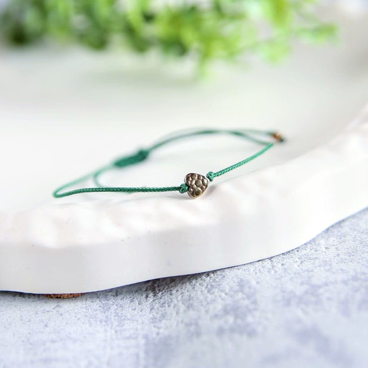 bransoletka na sznurku