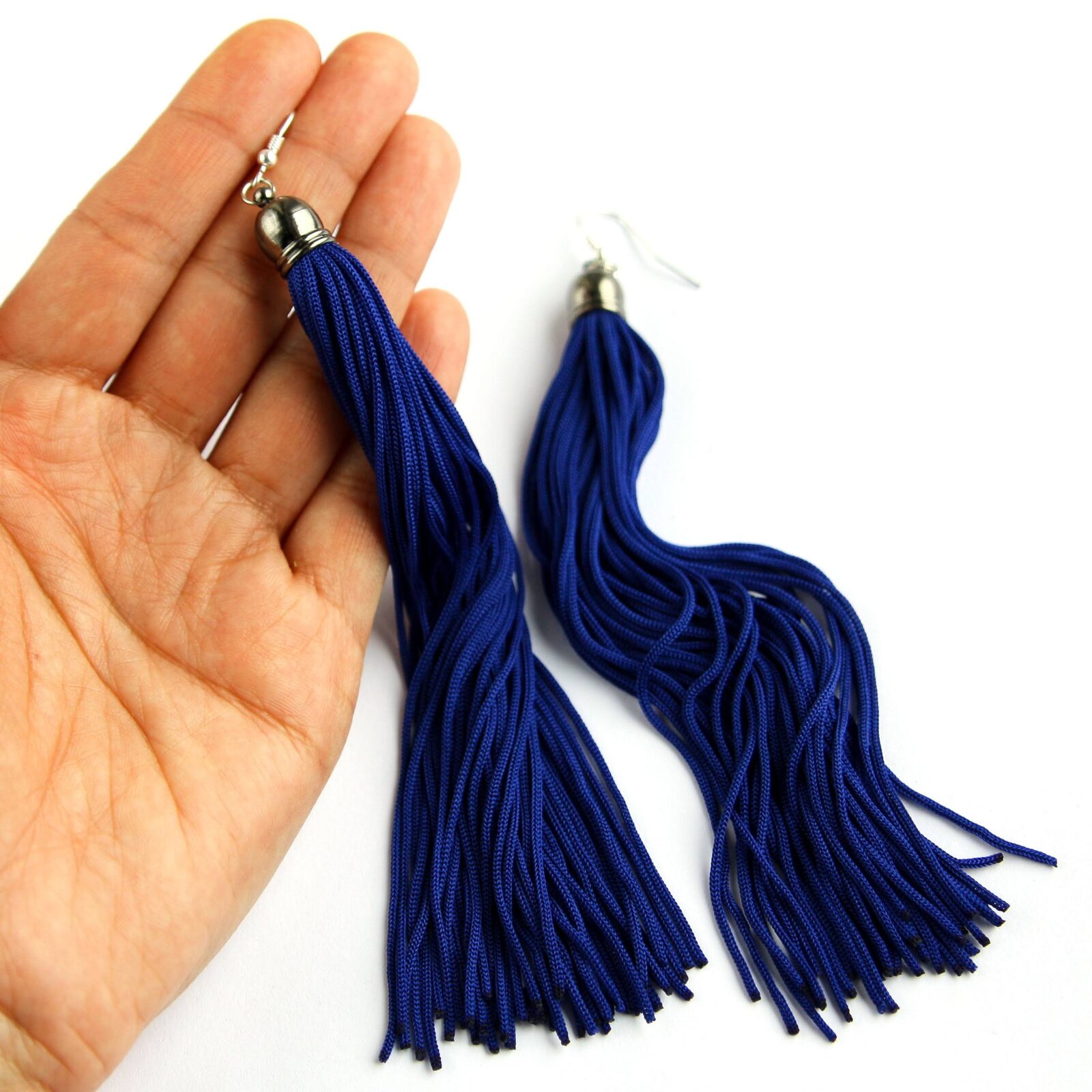 długie kolczyki chwosty