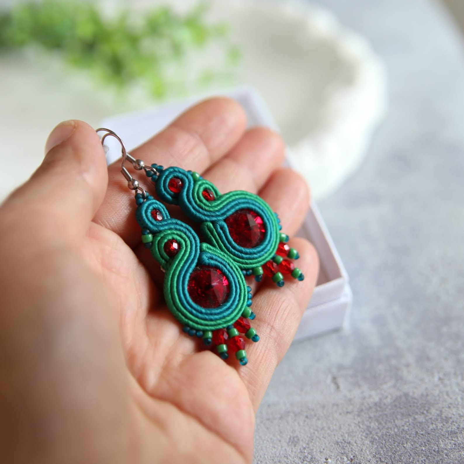 kolczyki z kryształkami