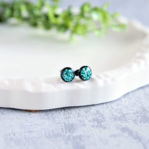 kolczyki sztyfty z żywicy