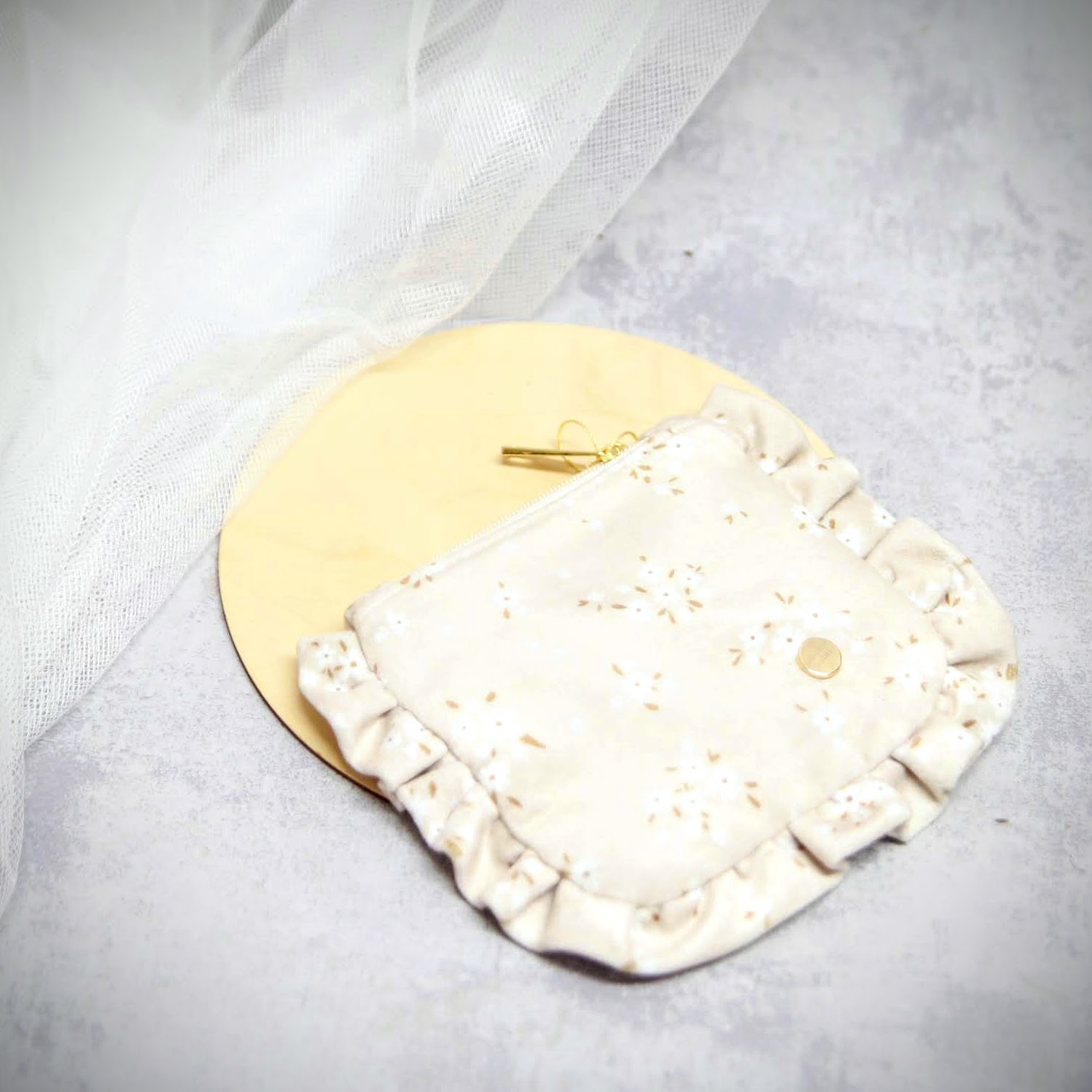 portfel kosmetyczka z falbanką