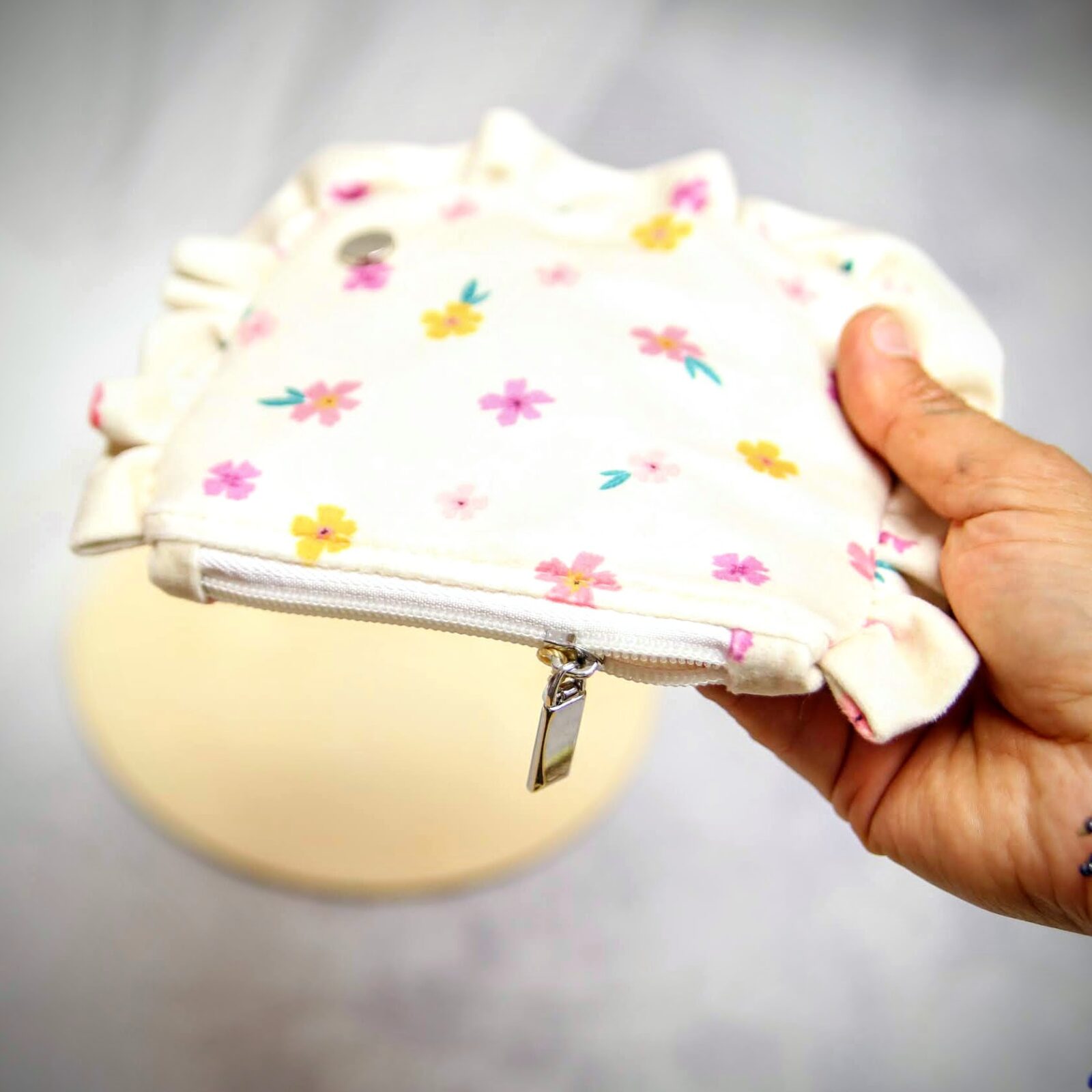 portfel kosmetyczka z falbanką portfel kosmetyczka z falbanką