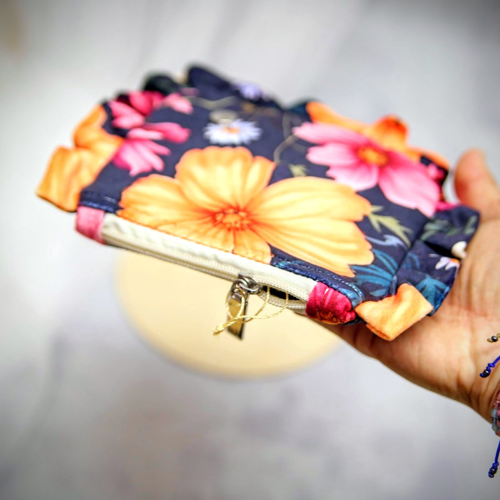 portfel kosmetyczka z falbanką