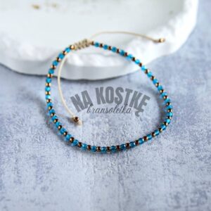 bransoletka z koralików na kostkę