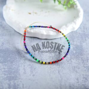bransoletka z koralików na kostkę