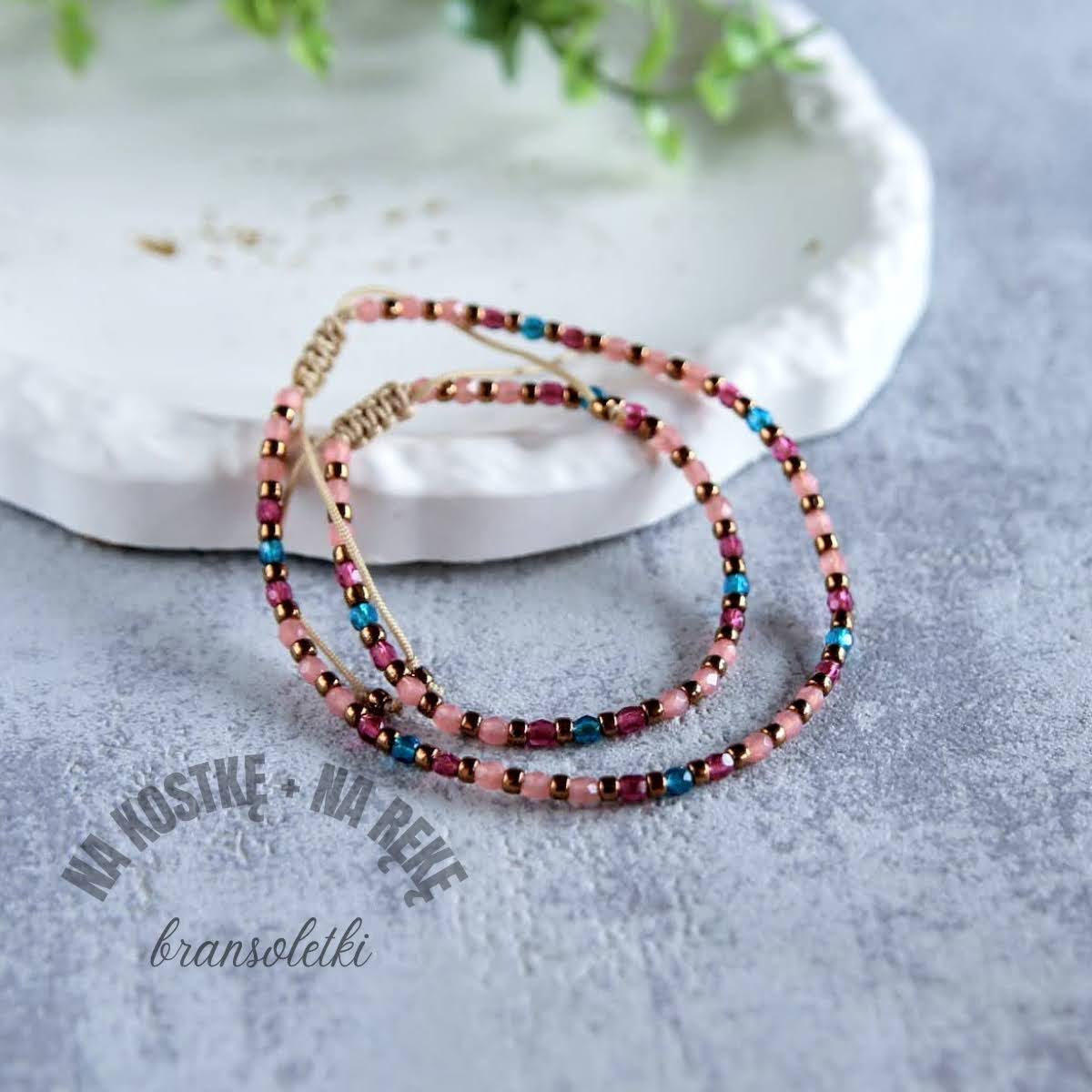 zestaw bransoletek z koralików