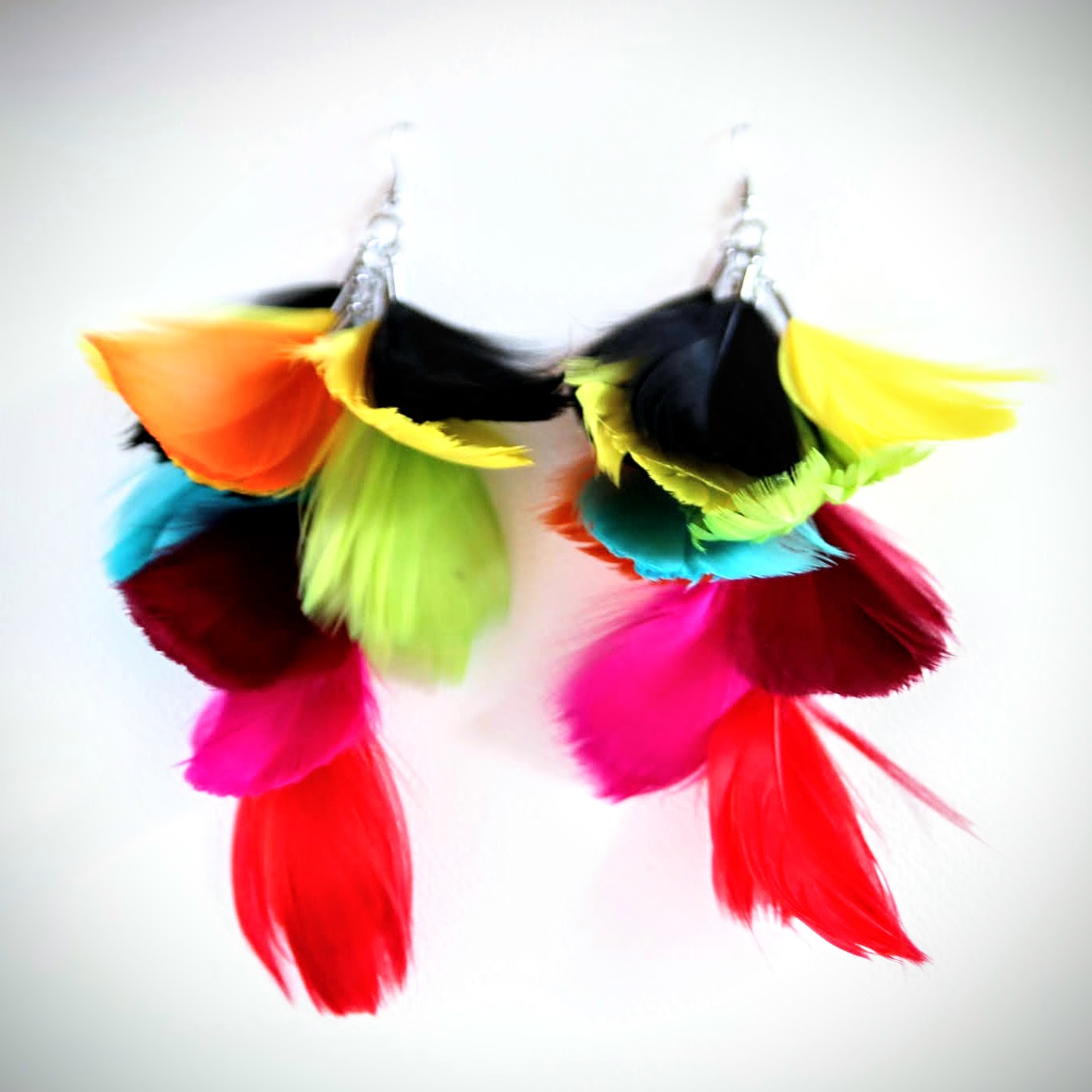 długie kolczyki z piór