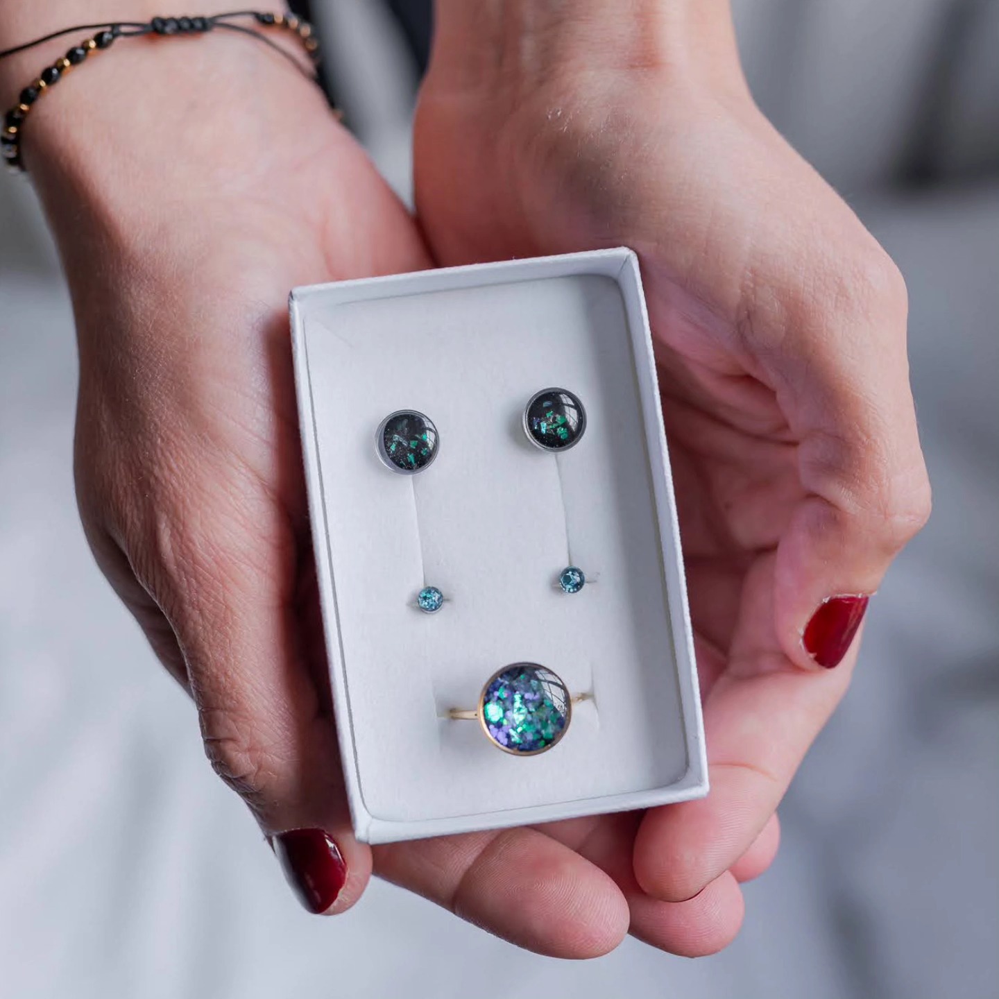 zestaw biżuterii z żywicy