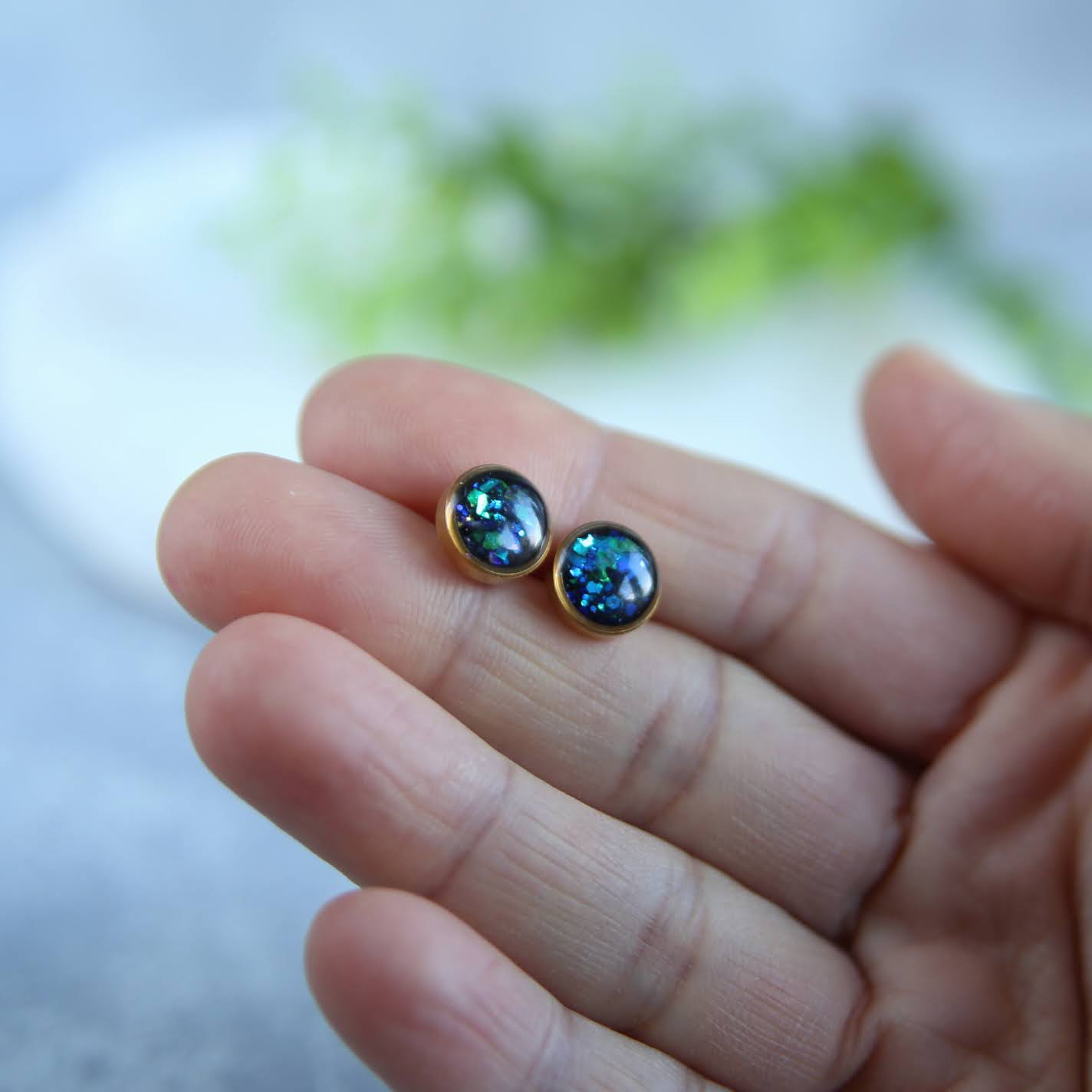 kolczyki sztyfty z żywicy