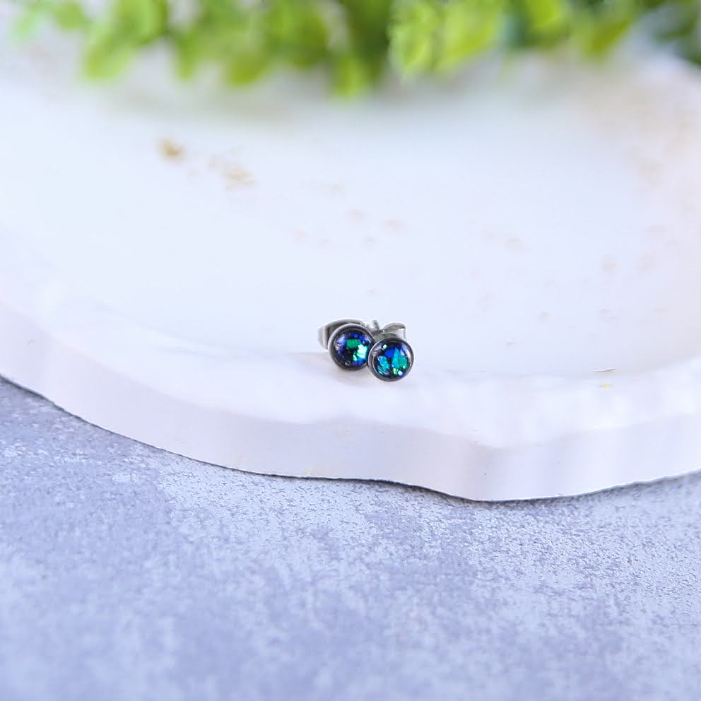 kolczyki sztyfty z żywicy