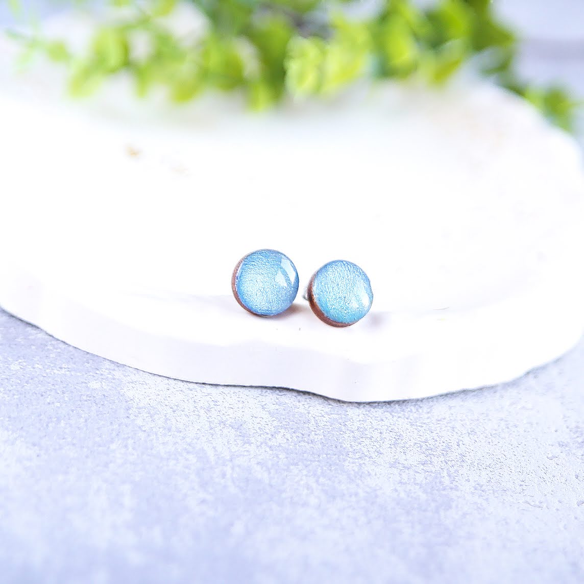 drewniane kolczyki sztyfty