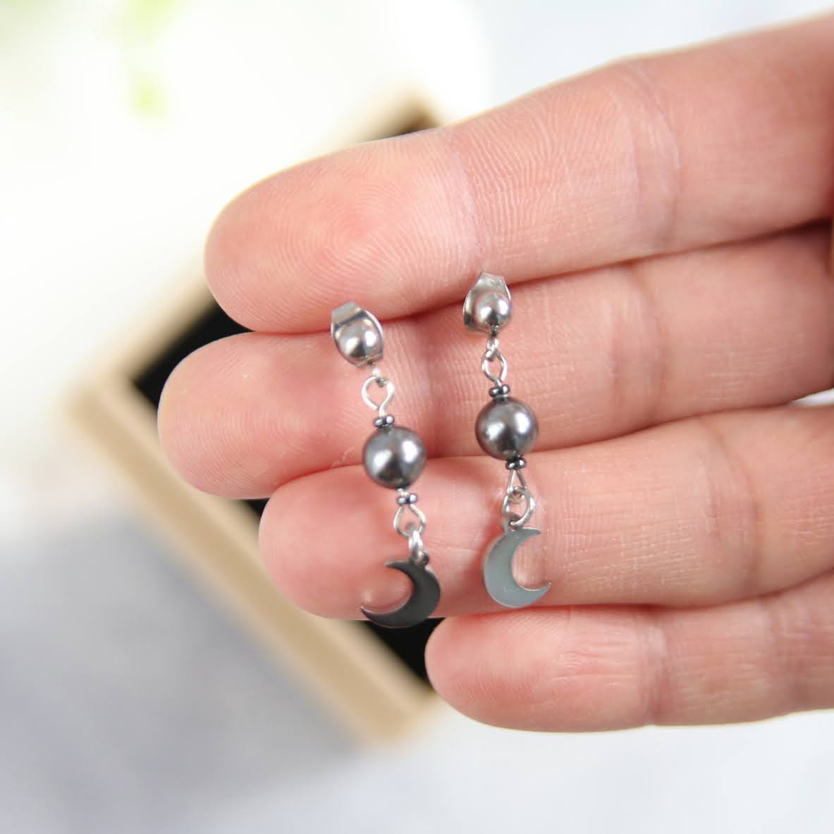 Mosca – Kolczyki z Perełką Swarovskiego – Księżyc