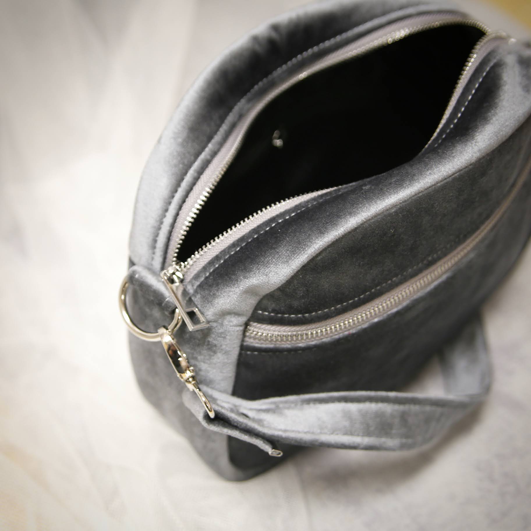 welurowa torebka w kwiaty welurowa torebka w kwiaty