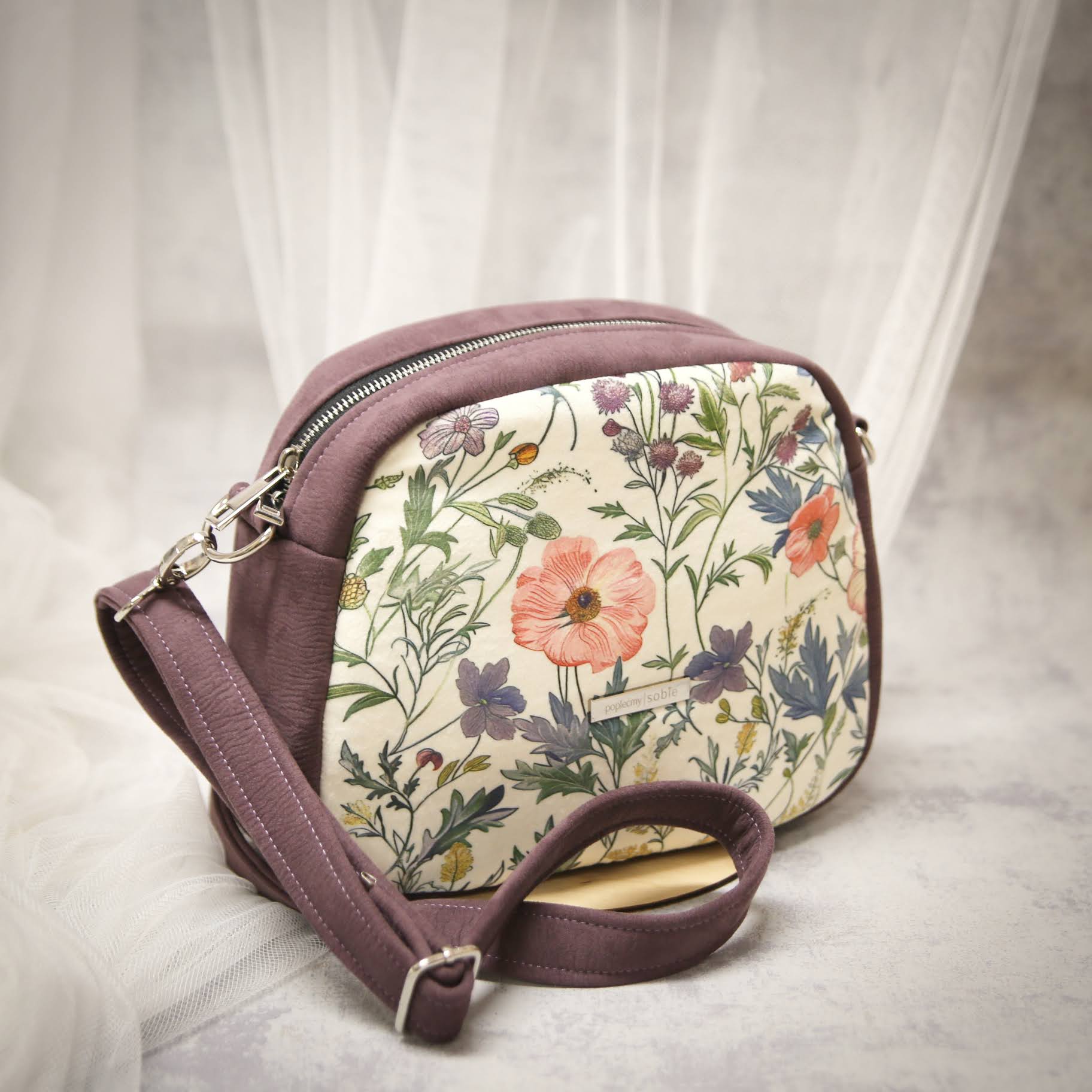 welurowa torebka w kwiaty welurowa torebka w kwiaty