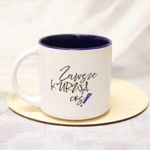 kubek z brzydkim napisem