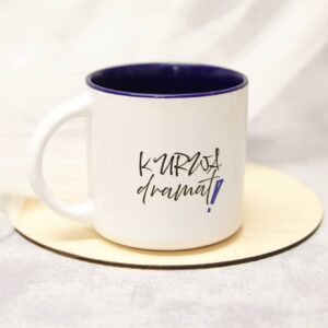 kubek z brzydkim napisem